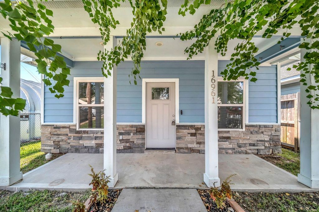 16961 W Hammon, Montgomery, TX 77316