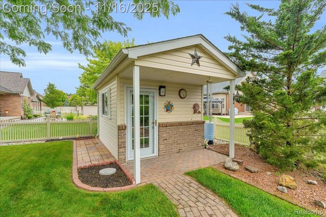 23330 Tumbleweed Lane, Brownstown Charter Township, MI 48183