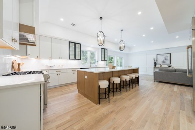 73 Highland Ave, Maplewood Twp., NJ 07040