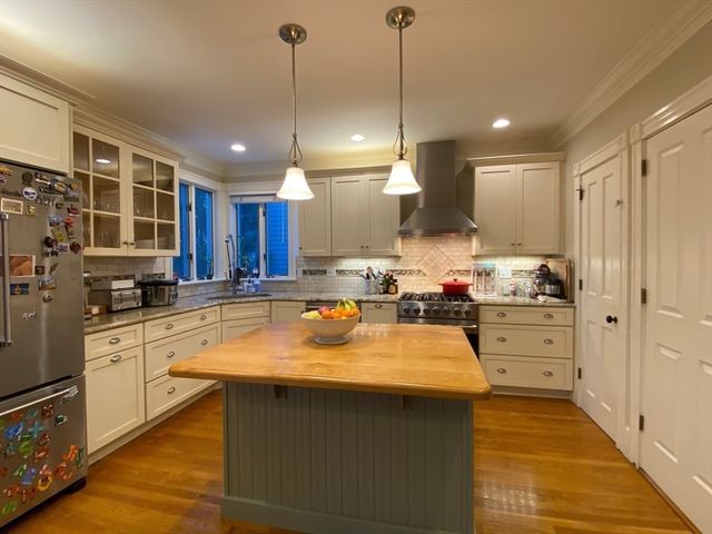 35 Wellesley Street, Weston, MA 02493