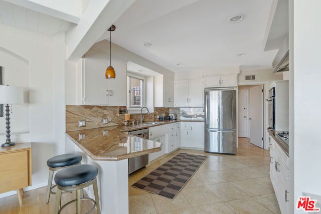 4246 S Cloverdale Avenue, Los Angeles, CA 90008