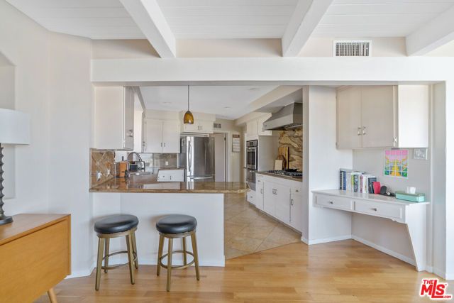 4246 S Cloverdale Avenue, Los Angeles, CA 90008