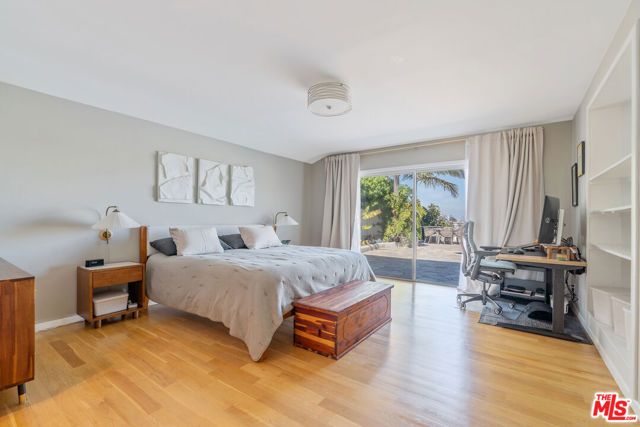 4246 S Cloverdale Avenue, Los Angeles, CA 90008