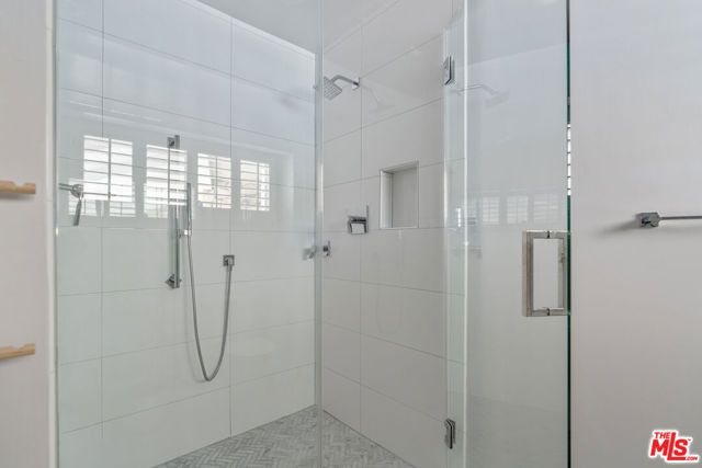 4246 S Cloverdale Avenue, Los Angeles, CA 90008
