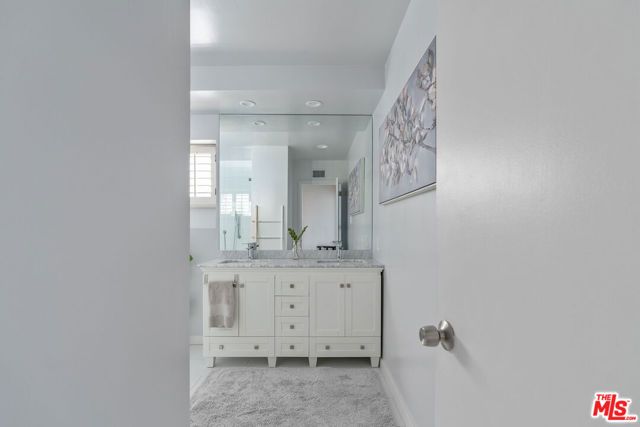 4246 S Cloverdale Avenue, Los Angeles, CA 90008