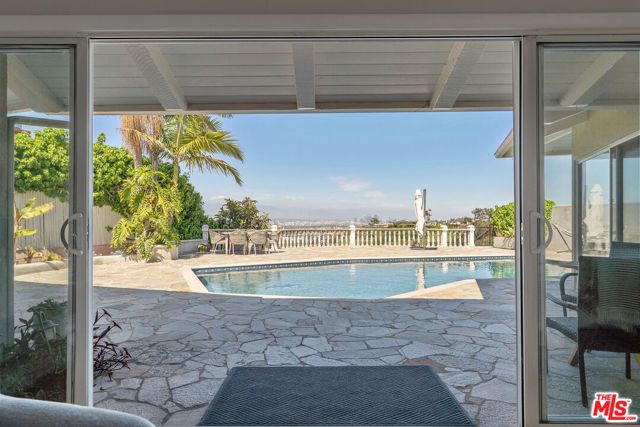 4246 S Cloverdale Avenue, Los Angeles, CA 90008