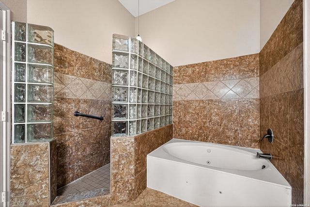 25819 WHATA VW, San Antonio, TX 78260