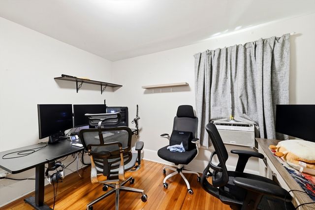 30 Mazarin St, Springfield, MA 01151