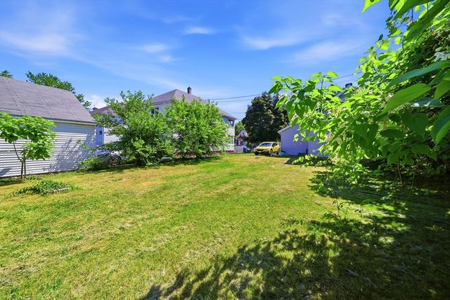 30 Mazarin St, Springfield, MA 01151