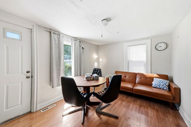 30 Mazarin St, Springfield, MA 01151