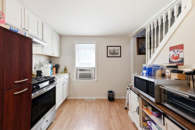 30 Mazarin St, Springfield, MA 01151