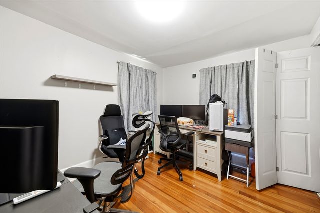 30 Mazarin St, Springfield, MA 01151