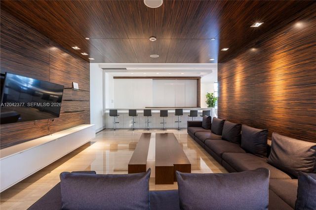 1330 W Ave 610 610, Miami Beach, FL 33139