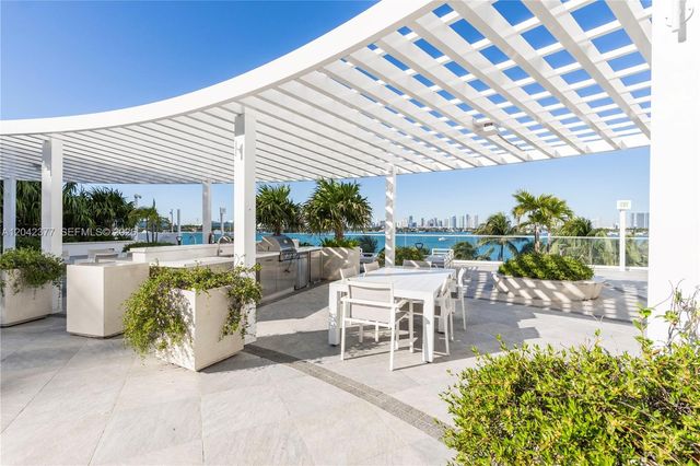 1330 W Ave 610 610, Miami Beach, FL 33139