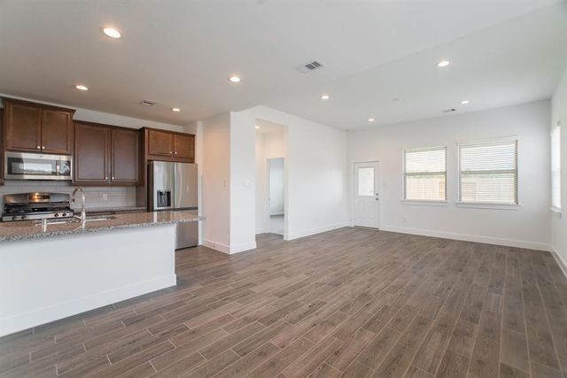 17723 Tree Of Heaven, Conroe, TX 77385