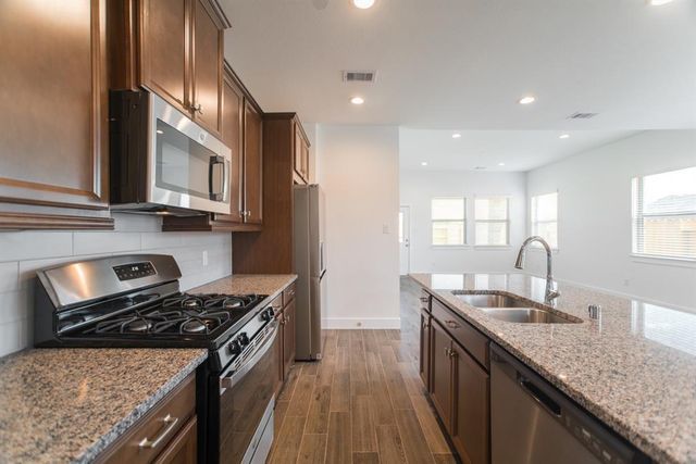 17723 Tree Of Heaven, Conroe, TX 77385