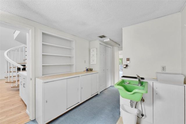 1707 South Street, Eau Claire, WI 54701