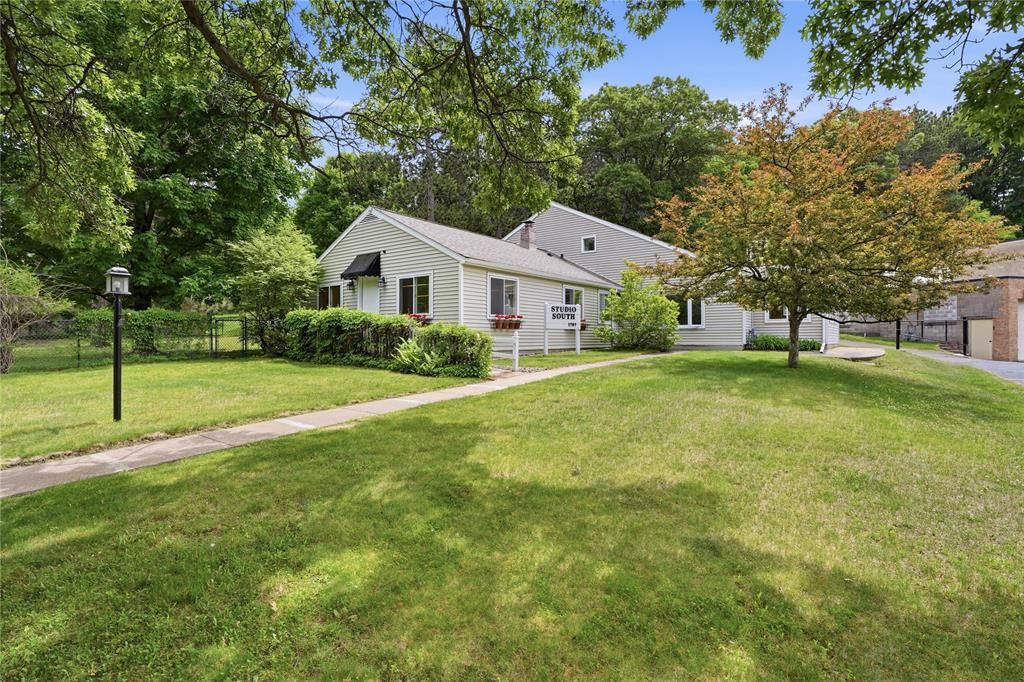 1707 South Street, Eau Claire, WI 54701