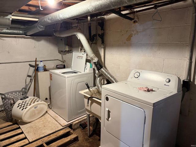 222 E Fairview Avenue, South Bend, IN 46614