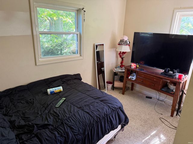 222 E Fairview Avenue, South Bend, IN 46614