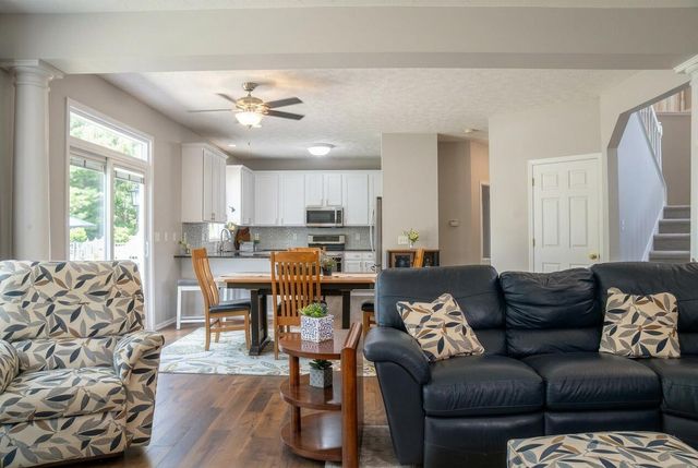 9861 Chambray Street, Portage City, MI 49002