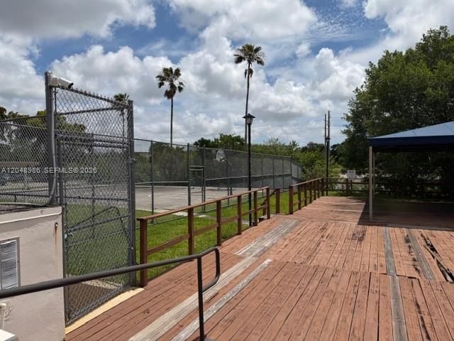 4174 Inverrary Dr 605, Lauderhill, FL 33319