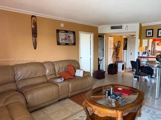 4174 Inverrary Dr 605, Lauderhill, FL 33319