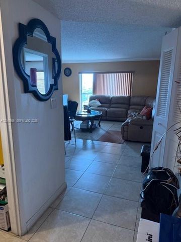 4174 Inverrary Dr 605, Lauderhill, FL 33319