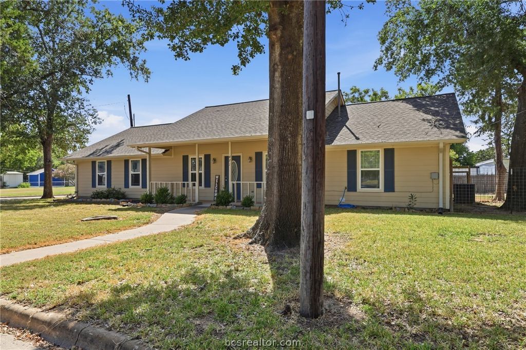 471 8th Street, Somerville, TX 77879 — photo 2