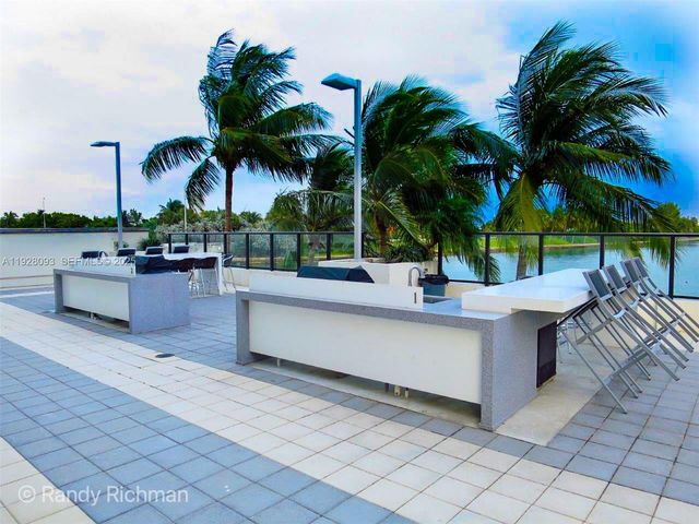 600 NE 36th St 720, Miami, FL 33137