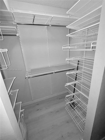 600 NE 36th St 720, Miami, FL 33137