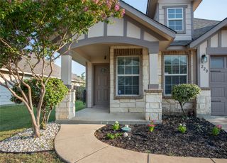 220 Chalk Mountain Drive, Fort Worth, TX 76140