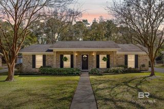 4253 S Woodcliff Drive, Mobile, AL 36693