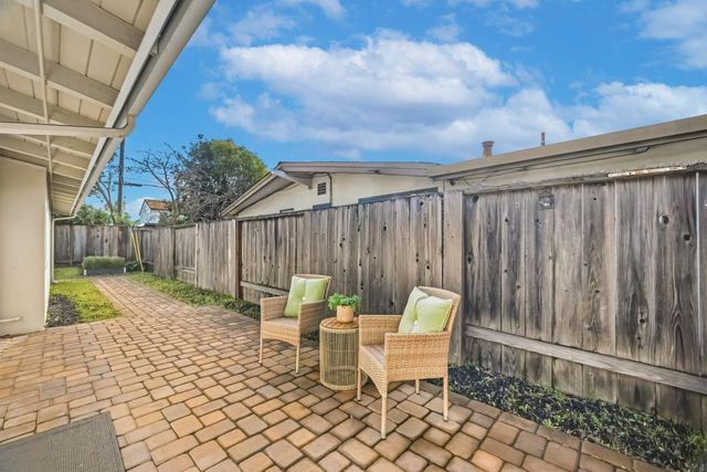 984 Fairwood, Sunnyvale, CA 94089