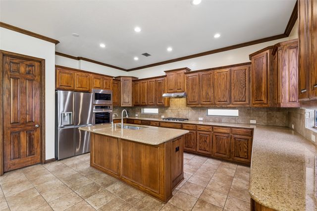 2655 Waterfront Drive, Grand Prairie, TX 75054