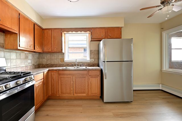 1018 S 11th Avenue 2, Maywood, IL 60153