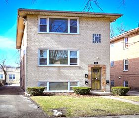 1018 S 11th Avenue 2, Maywood, IL 60153