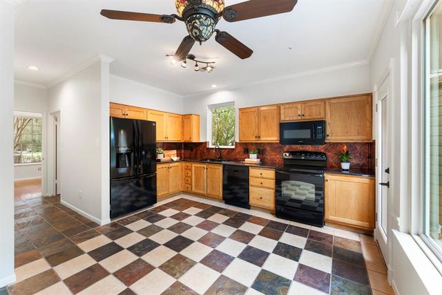 204 N Mill Trace Drive, The Woodlands, TX 77381