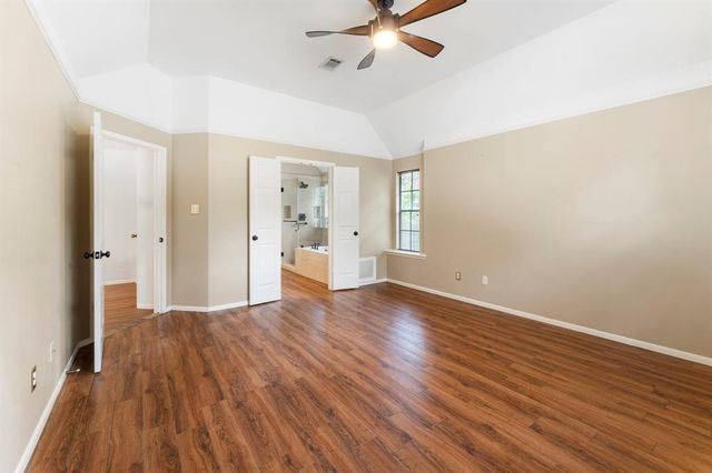 204 N Mill Trace Drive, The Woodlands, TX 77381