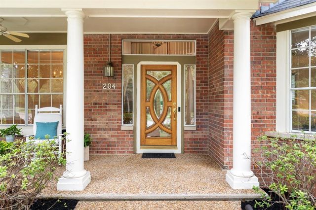 204 N Mill Trace Drive, The Woodlands, TX 77381