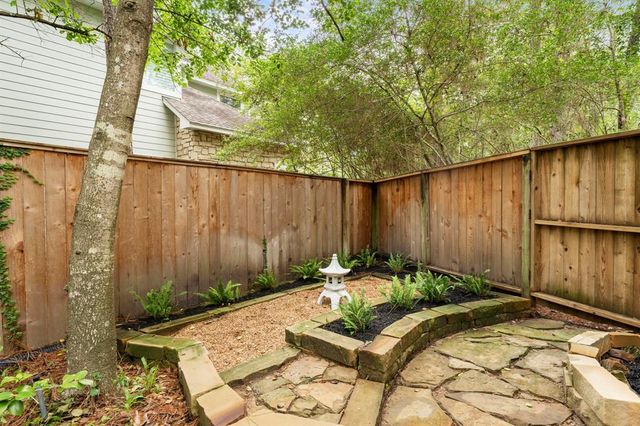 204 N Mill Trace Drive, The Woodlands, TX 77381