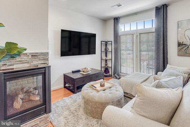 1567 RENATE DR, Woodbridge, VA 22192