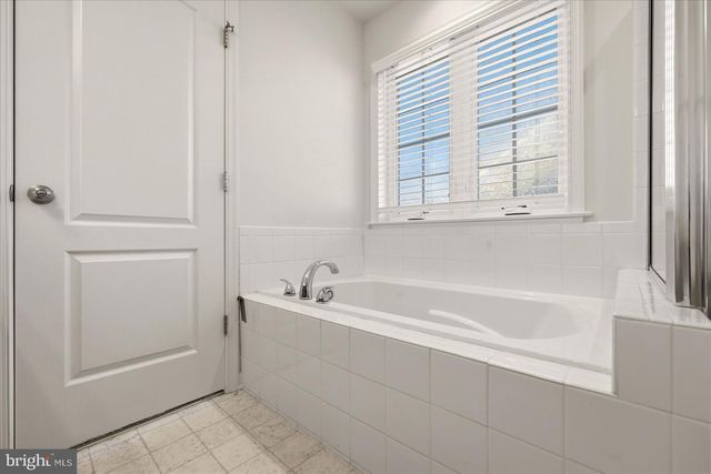 111 ALLIANCE CT, Winchester, VA 22602