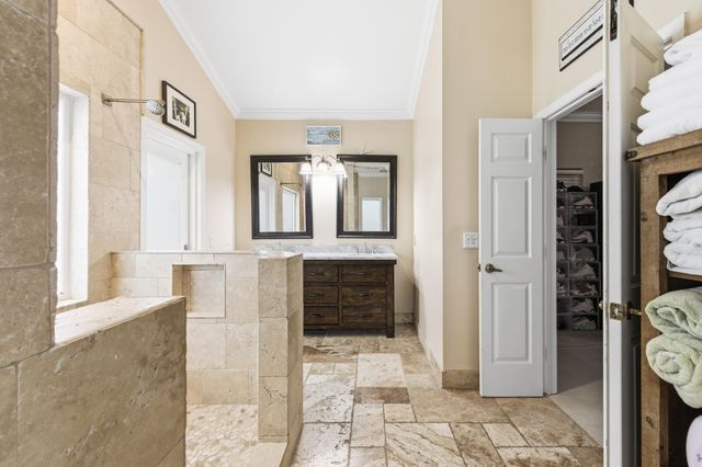 10114 Hunt Club Lane, Palm Beach Gardens, FL 33418