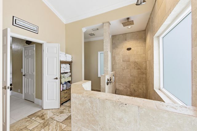 10114 Hunt Club Lane, Palm Beach Gardens, FL 33418