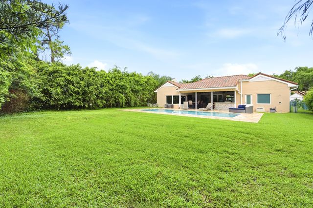 10114 Hunt Club Lane, Palm Beach Gardens, FL 33418