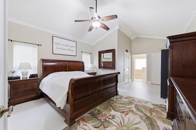 10114 Hunt Club Lane, Palm Beach Gardens, FL 33418