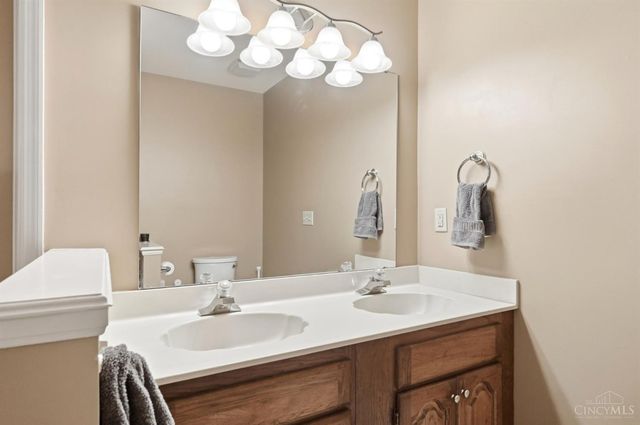 5821 Old Forest Lane, West Chester, OH 45069