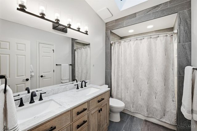 5821 Old Forest Lane, West Chester, OH 45069