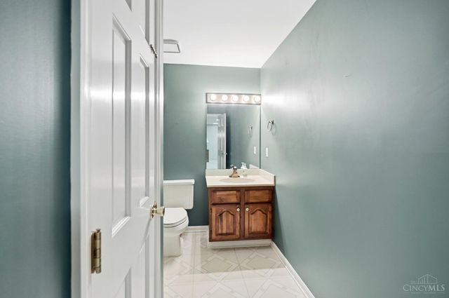 5821 Old Forest Lane, West Chester, OH 45069